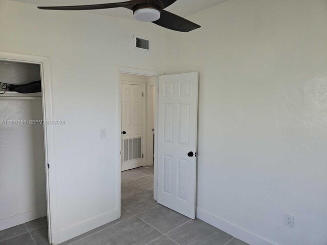 Building Photo - 3001 SW 23rd Terrace