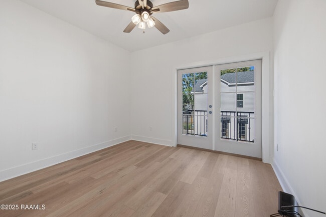 Building Photo - 210 Steiner Oaks