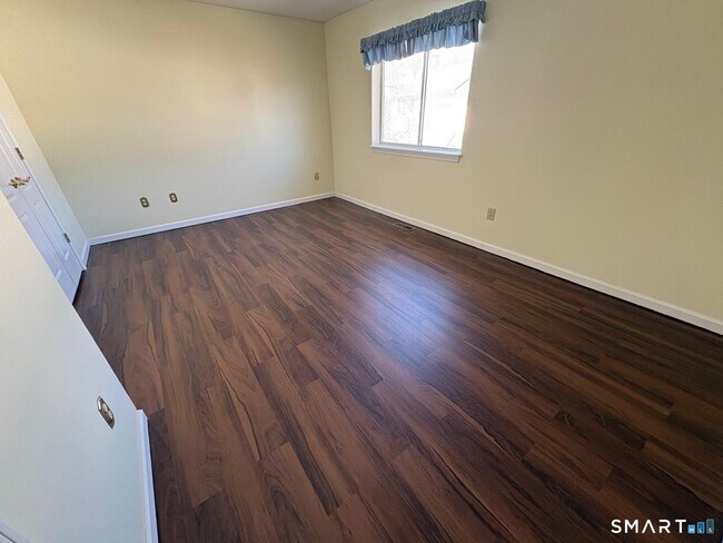 Building Photo - 10 South St