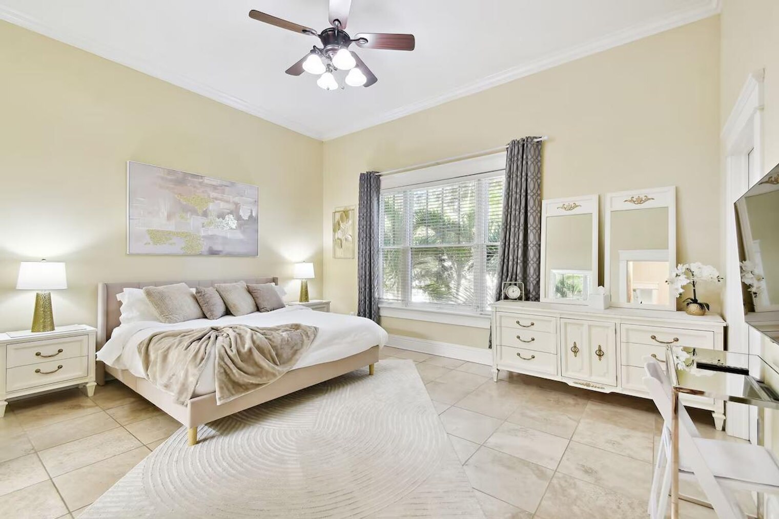 Building Photo - 607 S Orleans Ave