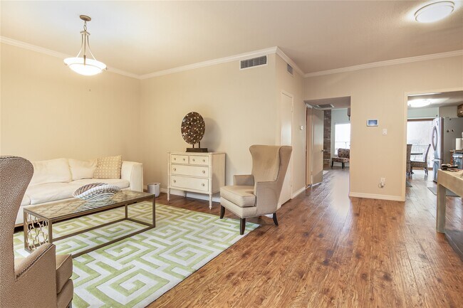 Building Photo - 1802 Stoney Brook Dr