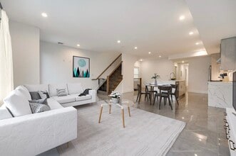 Building Photo - 290 Griffith St