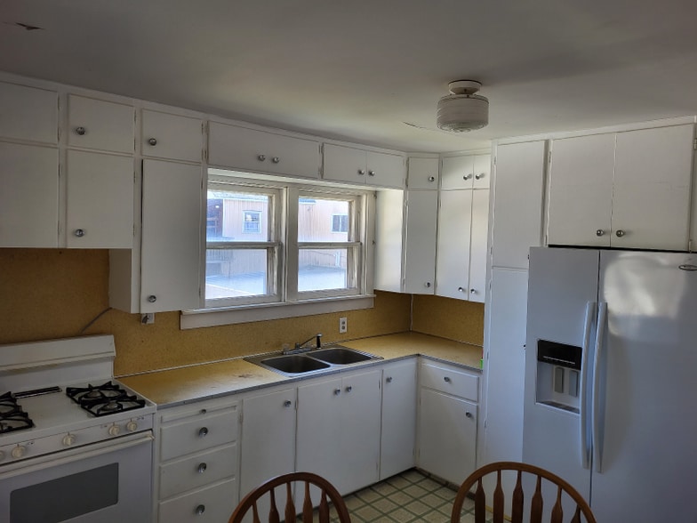 Building Photo - 100 Church St