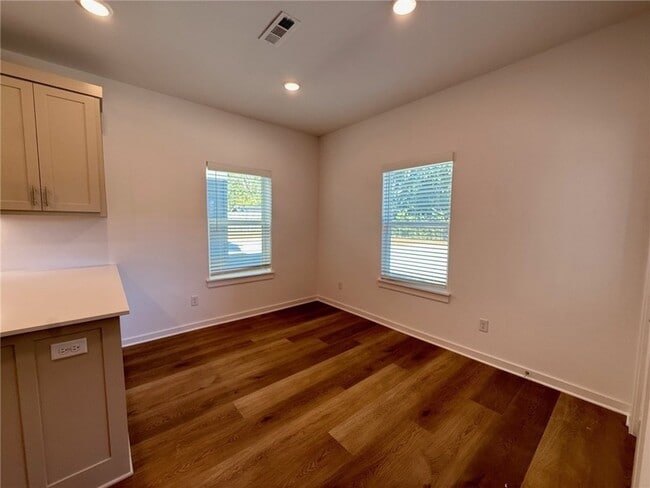 Building Photo - 832 Dockery Ln