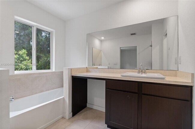 Building Photo - 1385 NW 208th Terrace