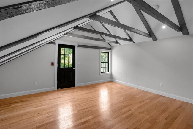Building Photo - 474 Thames St