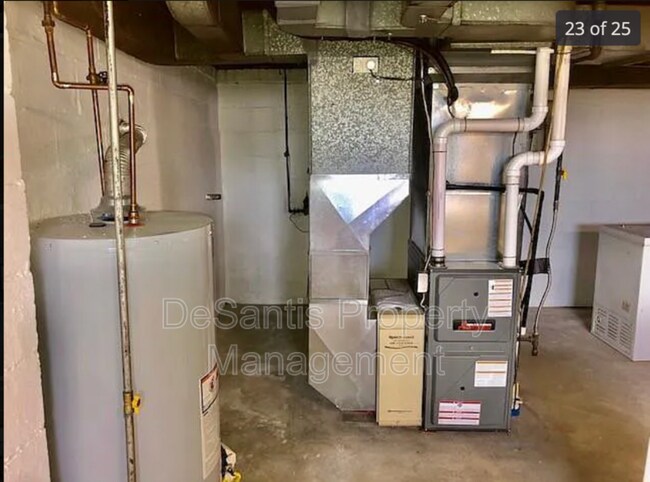 Building Photo - 811 California Ave