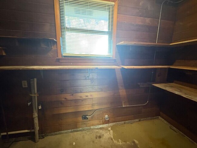 Building Photo - Donelson 3 Bedroom, 1 Bath House