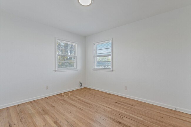 Building Photo - 1713 18th Ave