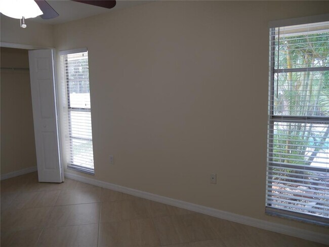 Building Photo - 3026 Vinson Ave