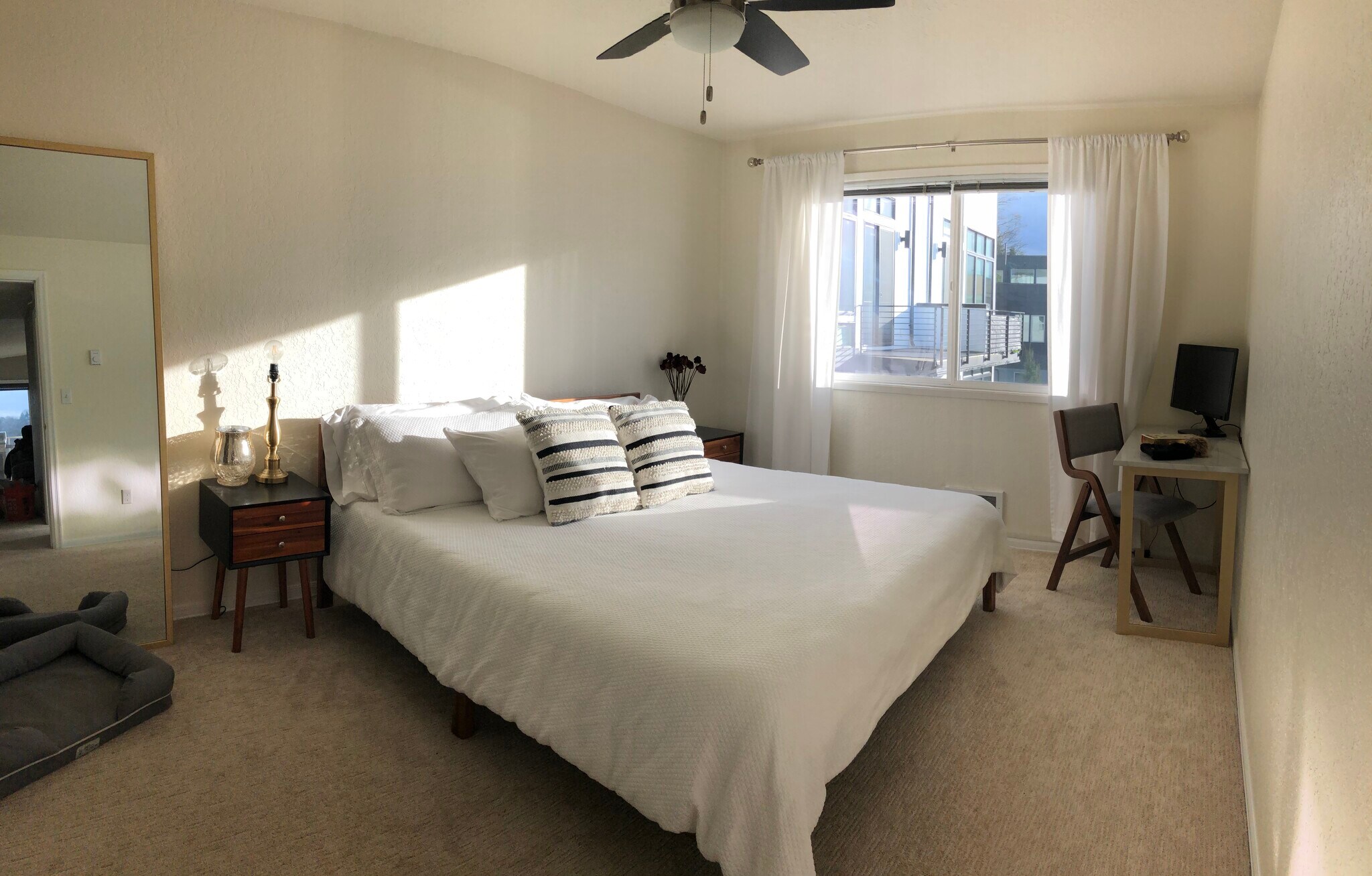 Interior Photo - 2625 13th Ave W