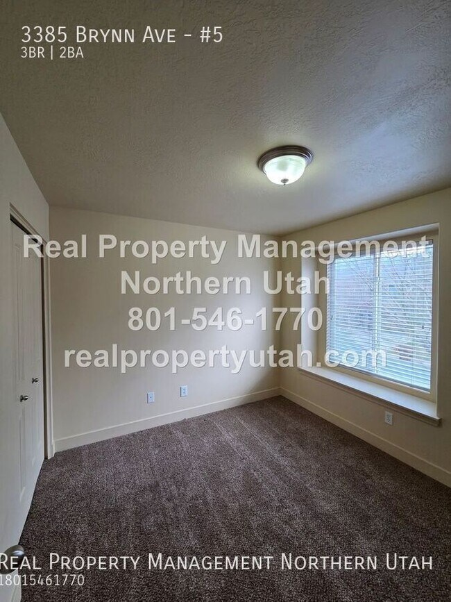 Building Photo - 3385 S Brynn Ave