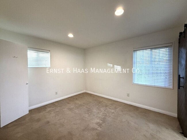 Building Photo - 6926 E Rendina St