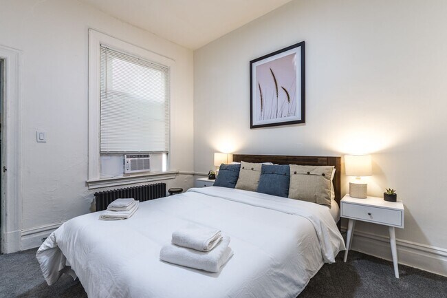 Building Photo - 4913 Yew St