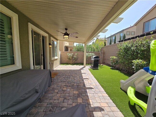 Building Photo - 9213 Black Diamond St