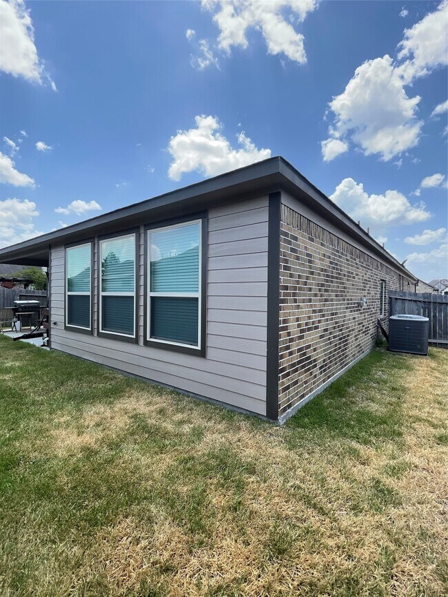 Building Photo - 4118 Guild Meadows Dr