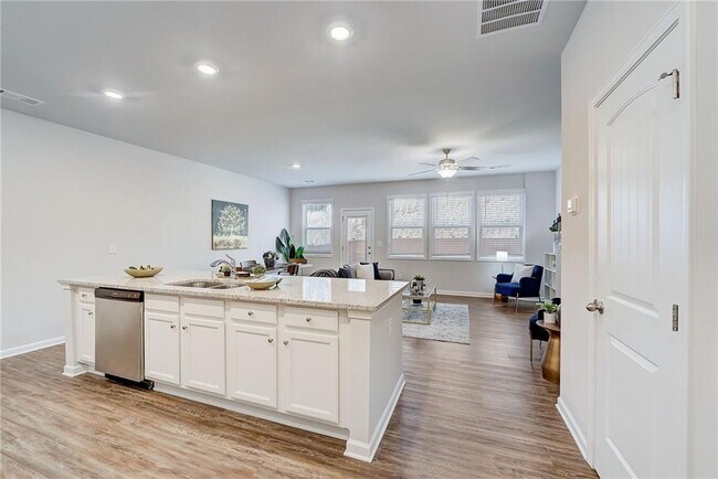 Building Photo - 224 Turner Ln