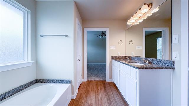 Building Photo - 9922 Ironhorse Dr