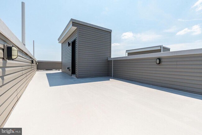 Building Photo - 2048 N 3rd St