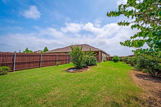 Building Photo - 1911 Meadow Crest Dr