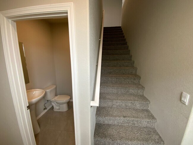 Building Photo - 4 Bedroom Newly Built Home Available Near ...