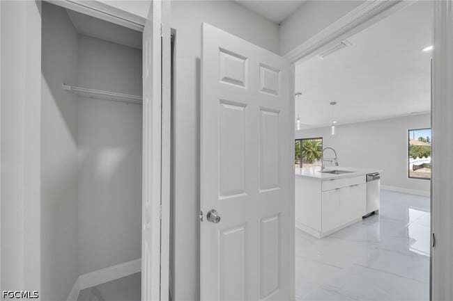 Building Photo - 2001 NW 20th St