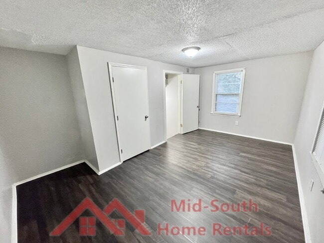 Building Photo - 655 Granada Rd