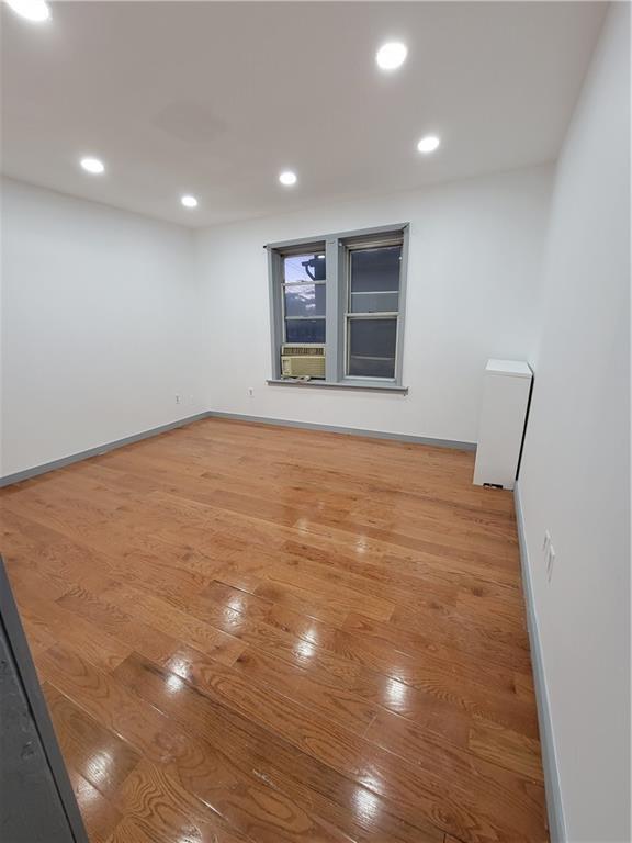 Building Photo - 1111 E 94th St