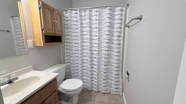 Building Photo - 2101 Cass Ave