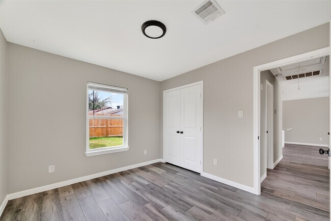 Building Photo - 4106 White St