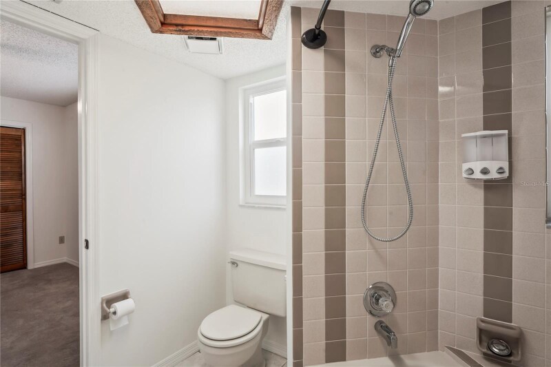 Building Photo - 8621 Bridgewater Dr