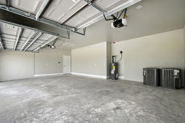 Building Photo - 2838 Tropicana Parkway W