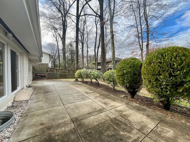 Building Photo - 8308 Whitman Dr