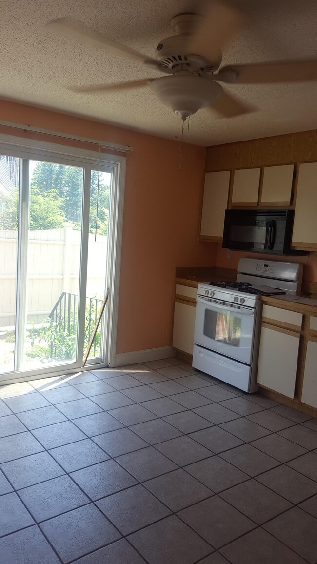 Kitchen Microwave ,gas stove - 1237 Pawtucket Blvd