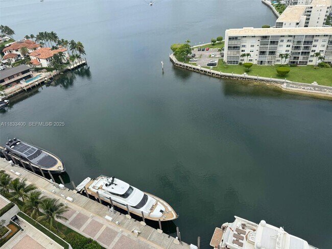 Building Photo - 1000 E Island Blvd