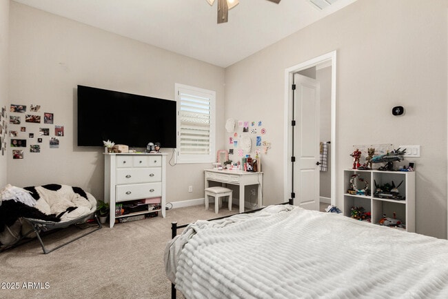 Building Photo - 5314 N 182nd Ln