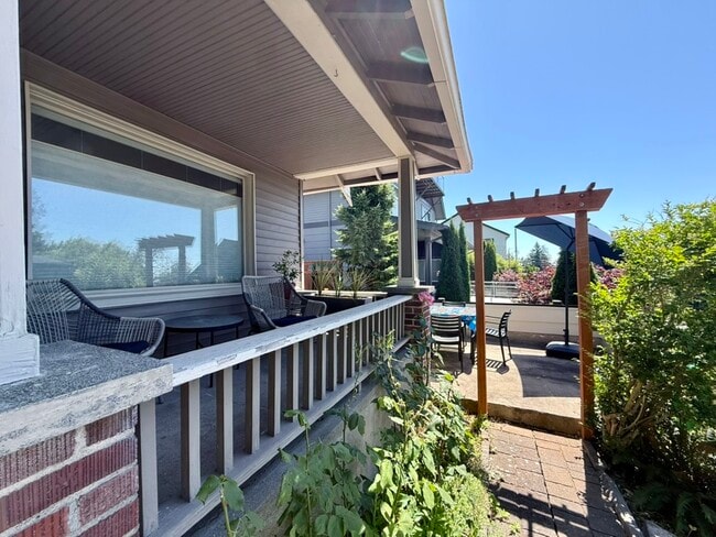 Building Photo - 8202 41st Ave SW