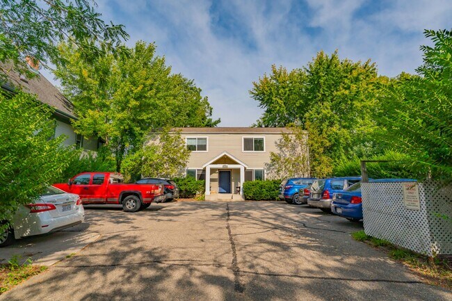 Building Photo - 1230 E Dayton St