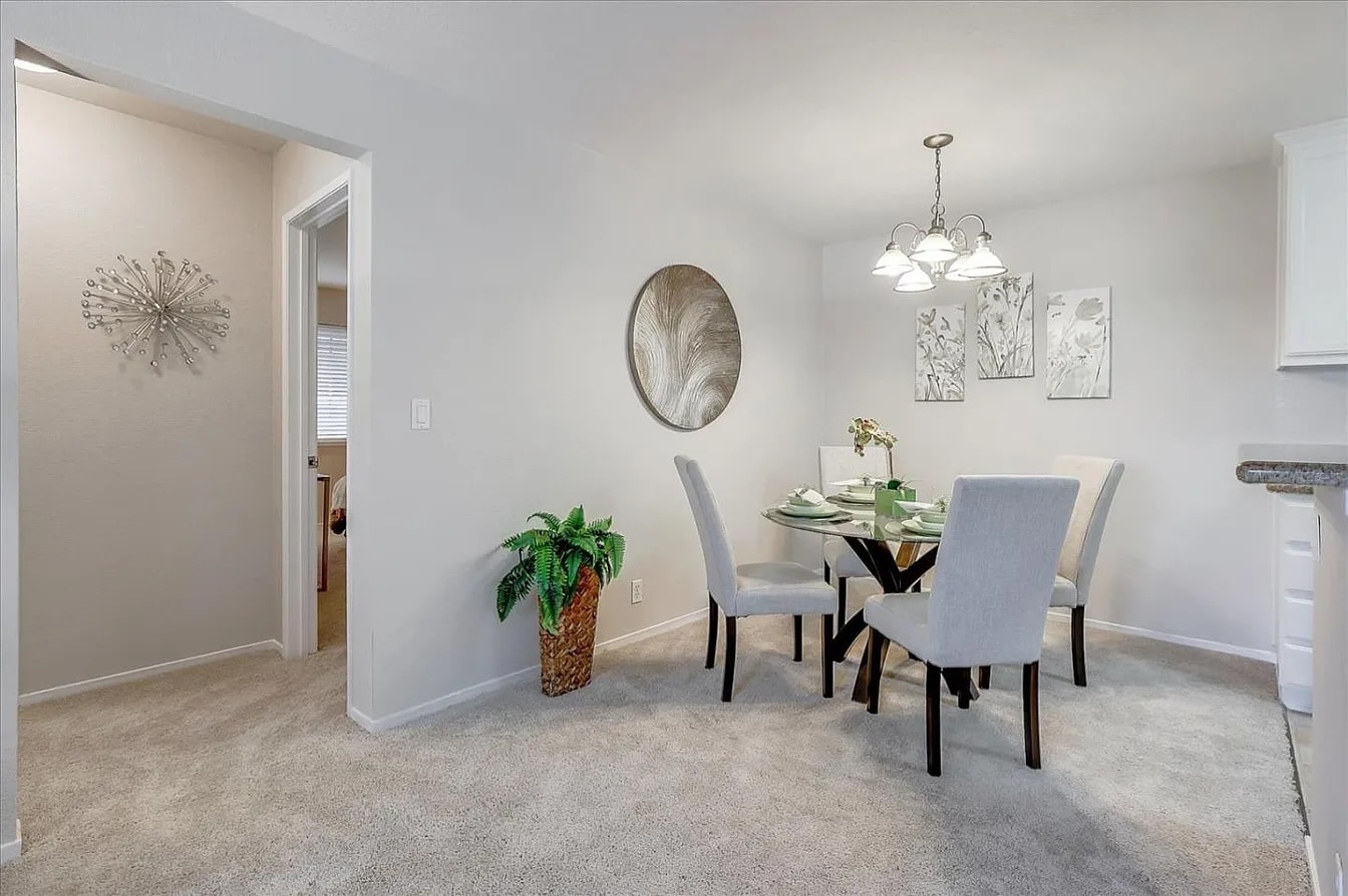 Building Photo - 2677 Somerset Park Cir