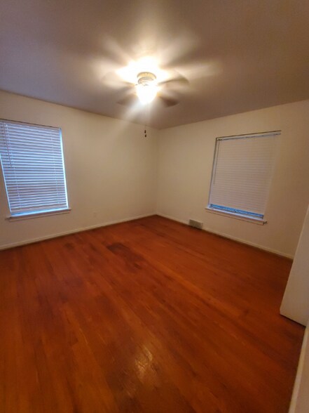 Building Photo - 11031 Genetta Dr