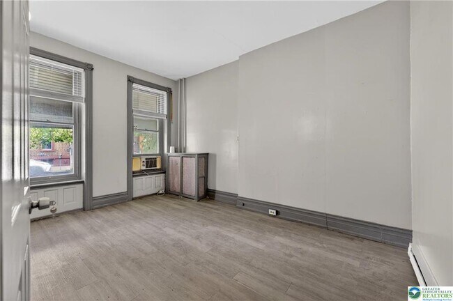 Building Photo - 1139 Linden St