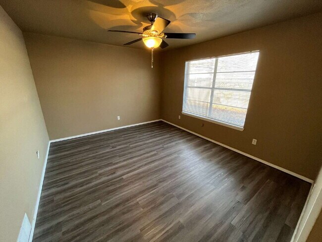 Building Photo - 7513 Avenue W Unit A - 2/1/1 in South Lubbock