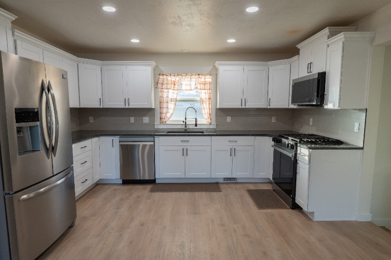 Building Photo - 945 N 7th E St