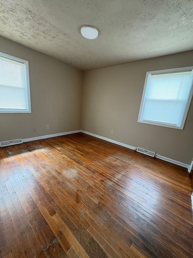 Building Photo - 2 Bedroom Duplex on Strode Station Circle