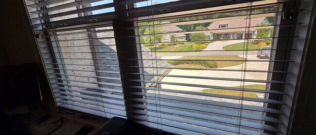 Building Photo - Executive home in Lewisville gated community