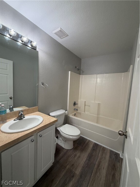 Building Photo - 4311 NE 23rd Pl