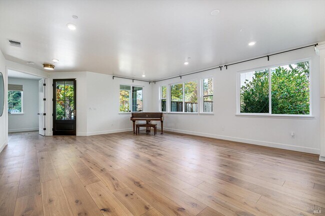 Building Photo - 1980 Bent Tree Pl