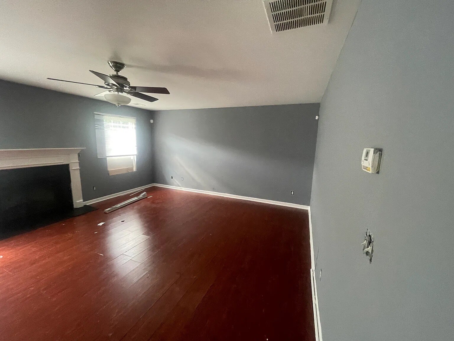 Building Photo - Room in House on Walton View