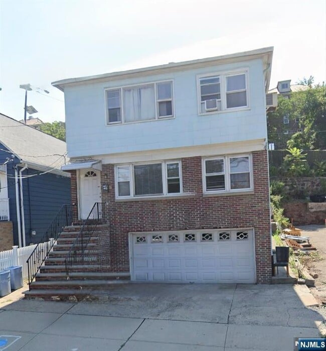 Primary Photo - 602 Liberty Ave