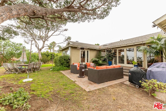 Building Photo - 28952 Selfridge Dr